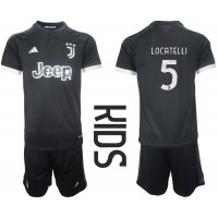 Dětský fotbalový dres Juventus Manuel Locatelli #5 2023-24 Třetí Krátký Rukáv (+ trenýrky)